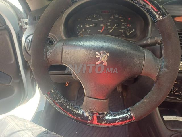 Voiture Peugeot 206 à vendre, prix négociable - 2