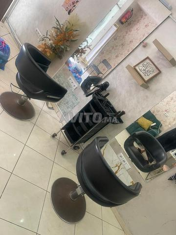 معدات التجميل والحلاقة النسائية (كوفورة) للبيع