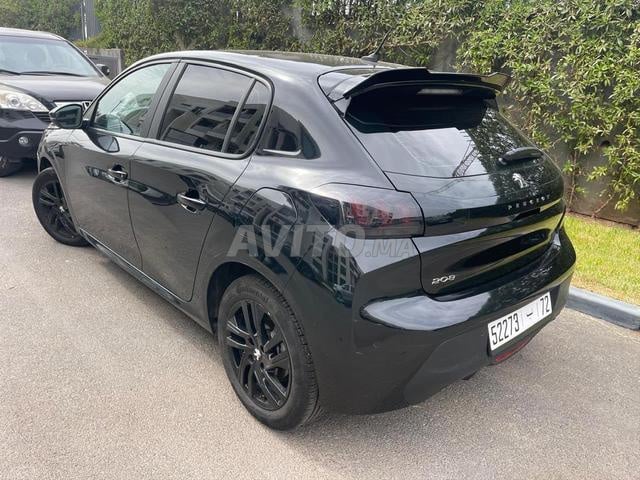 Voiture Peugeot 208 modèle 2023 en excellent état à vendre à Casablanca - 2