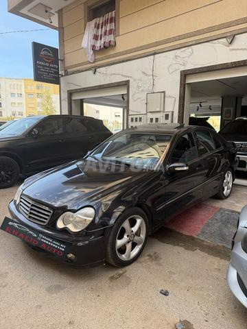 Mercedes-Benz 220 Diesel Manuelle 2015 à Tanger - 2