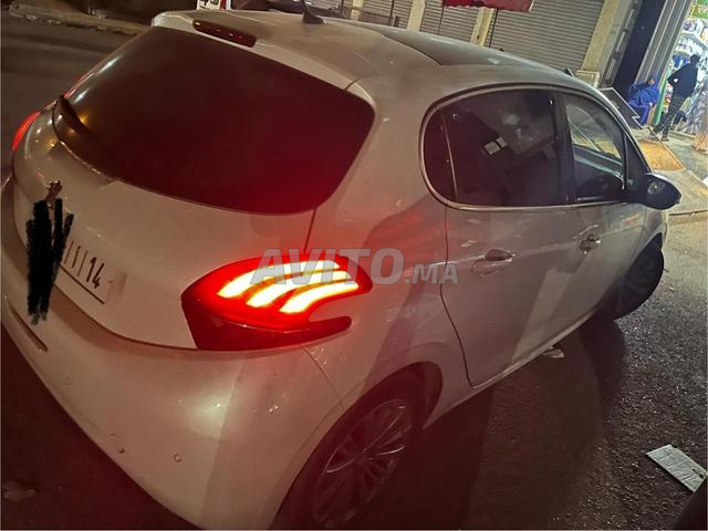 Peugeot 208 Diesel Manuelle 2019 à Casablanca - 2