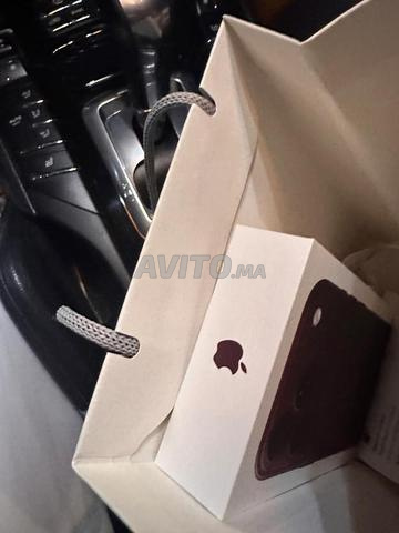 iPhone 18 Pro Burgundy 256GB - 2