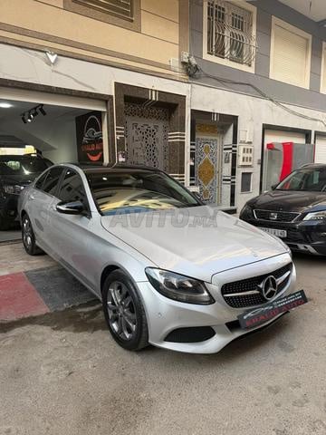 Mercedes-Benz 220 Diesel Automatique 2019 à Tanger - 2
