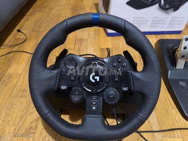 Volant Logitech G923 TrueForce et Pédalier - 2