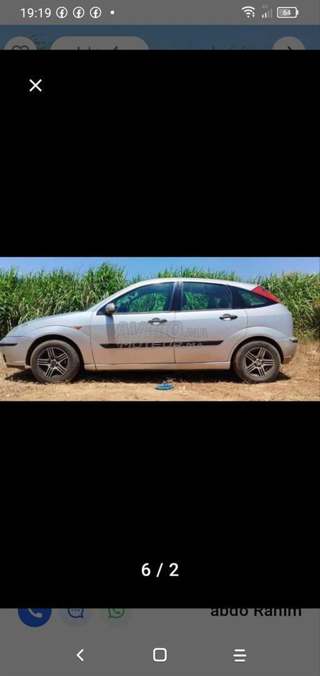 سيارة من نوع ford focus 