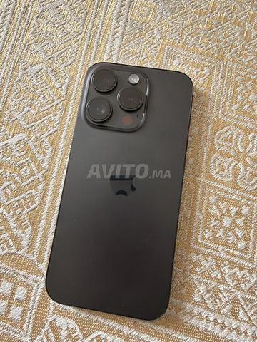iPhone 15 Pro 256Go Noir - 2