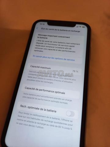 iPhone XR propre 64 Go et 78 batterie tout original - 2