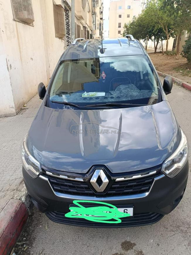 سيارة باقية نقية للبيع أنا الشاري الثاني ديالهه