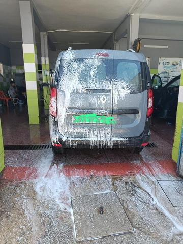 Voiture en bon état à vendre, je suis son deuxième propriétaire - 2