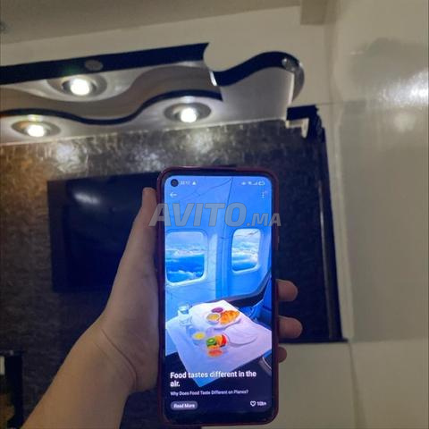 Téléphone nommé Oppo - 2
