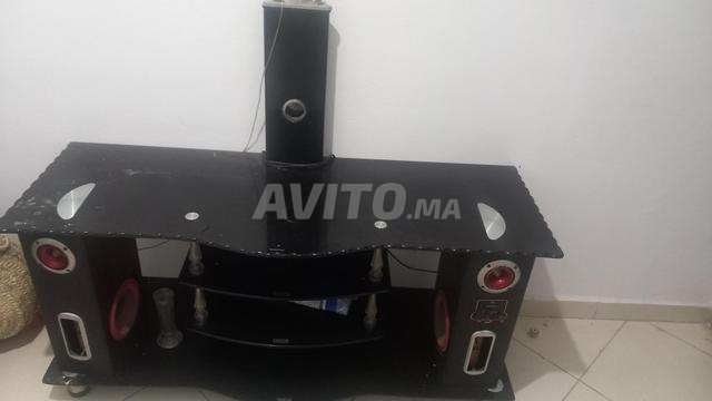 Table TV en verre avec haut-parleur - 2
