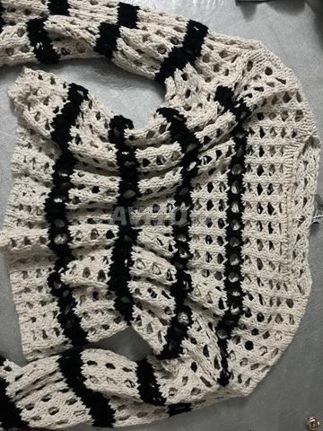 Pull tricot ajouré style crochet (Noir et Blanc) - 2