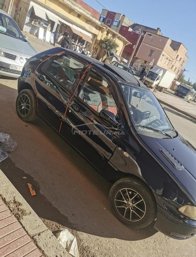 سيار فيات باليو في مدينة العيون 