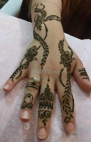 Tatoueuse de henné magnifique, bienvenue les filles - 2