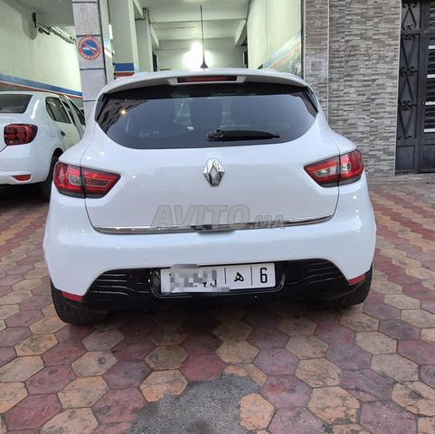 Clio 4 bon état très bien équipée - 2