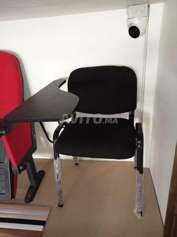 Chaise avec tablette écritoire - 2