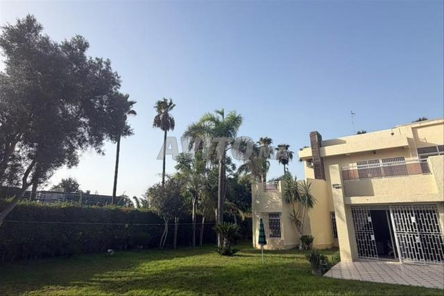 Villa à rénover à Aïn Diab 1850 m2 - 2
