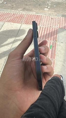 iPhone 15 normal - 2