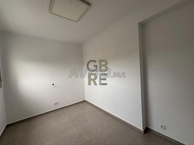 Appartement bureau en location à Agdal