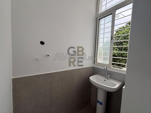 Appartement bureau en location à Agdal