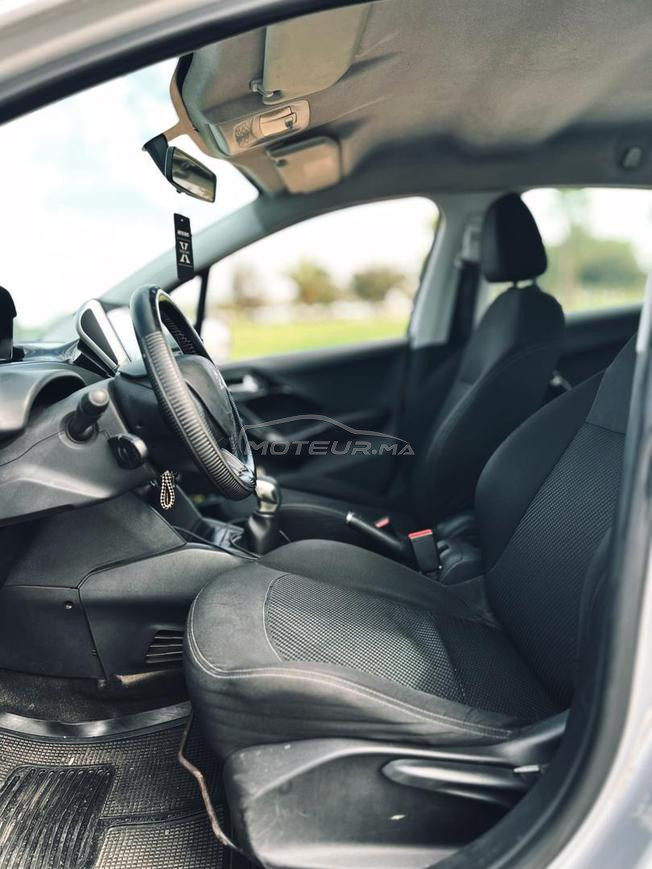 peugeut 208
