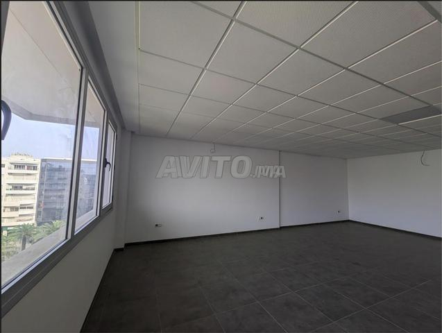 Plateau Bureau moderne de 70 m² avec garage - 2