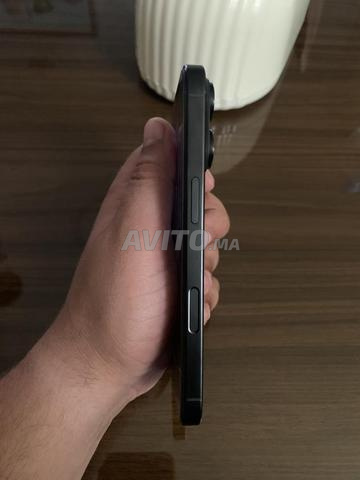 iPhone 16 pro officiel neuf - 2