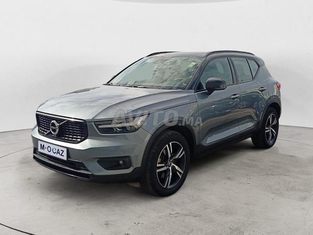 VOLVO. XC40