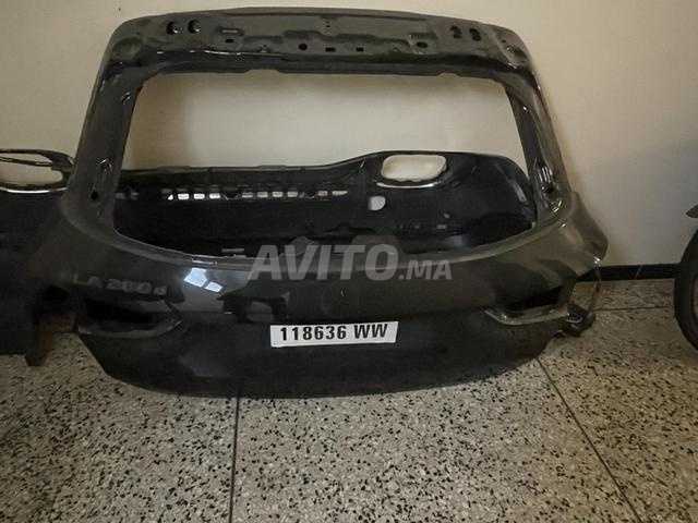باب صندوق وحاجز خلفي لمرسيدس GLA200