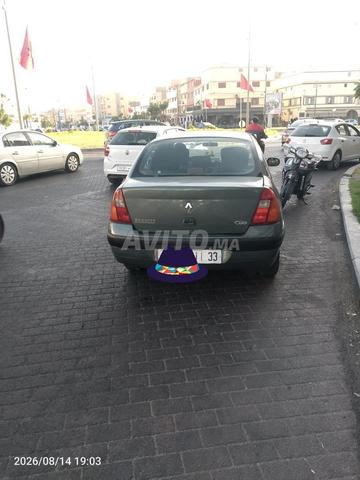 Voiture Clio classique - 2