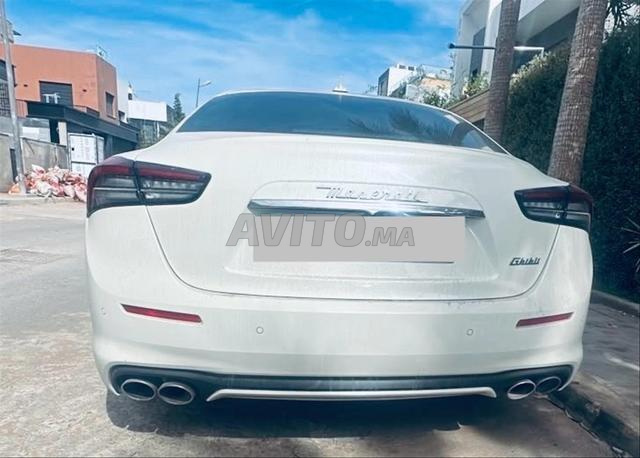 Maserati Ghibli GranLusso - 2