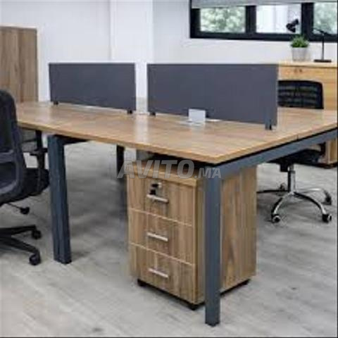 BUREAUX OPEN SPACE – POSTES DE TRAVAIL - 2