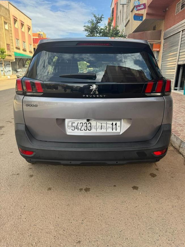 Peugeot 5008 avec 7 places