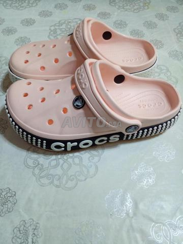 Sandales Crocs pour filles. Couleur fuchsia nouveau modèle. 35 à 39. - 2