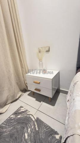 🛏️ طاولتان جانبيتان للغرفة للبيع - 2