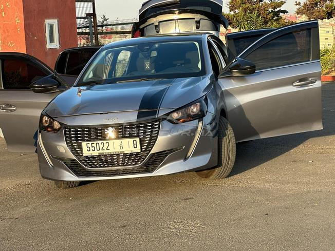 Peugeot 208 Diesel Manuelle 2022 à Tanger