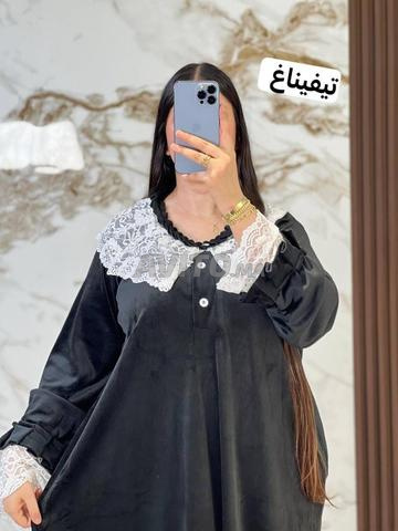 Robe en velours avec dentelle - 2