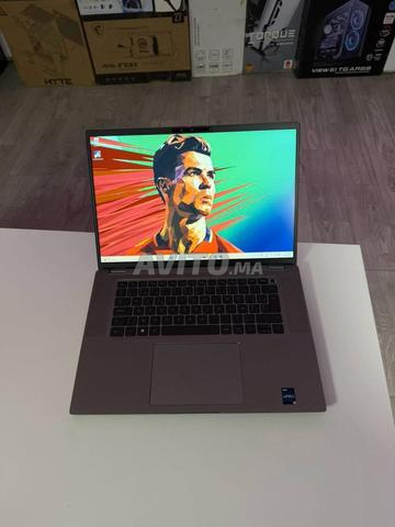 Dell Latitude 7640 i5-1345U 12 Cpus 256GB SSD