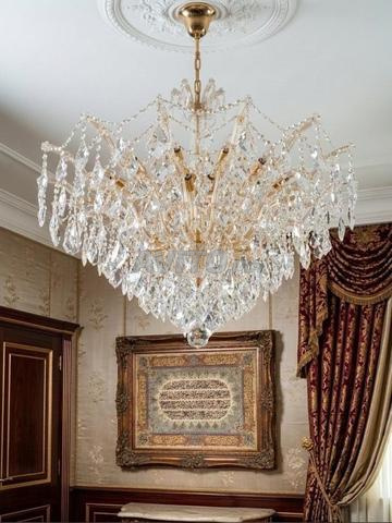 Lustre royal majestueux de 24 lumières repose sur - 2