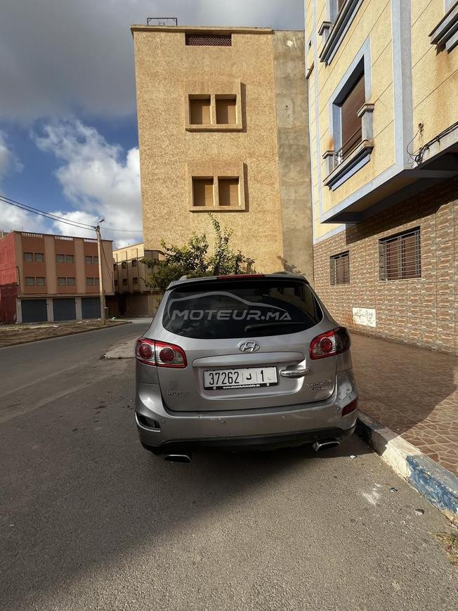 A vendre Hyundai Santa Fe de 2011 en bon état 