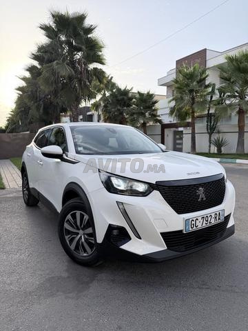 Peugeot 2008 1.5 BVA Modèle 10/2021 Déd. 2026