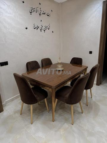 Ajoutez une touche d'élégance à votre maison... Livraison disponible - 2