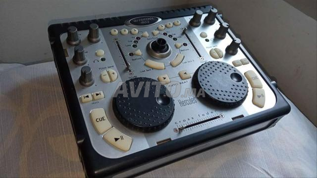 Contrôleur DJ HERCULES USB - 2