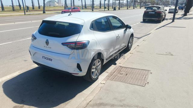 🚗 Renault Clio Automatique – Confort & Économique - 2