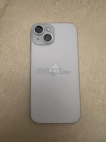 iPhone 15 bleu - 2