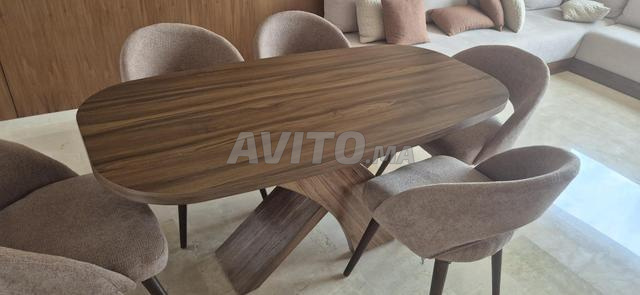 Table avec 6 chaises - 2