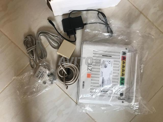 Routeur WiFi Orange ZTE à vendre avec tous les accessoires