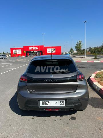 Peugeot 208 2023 95000km tout option