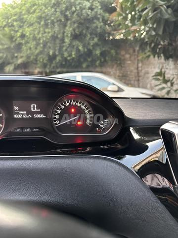 Peugeot 208 bleu blanc - 2