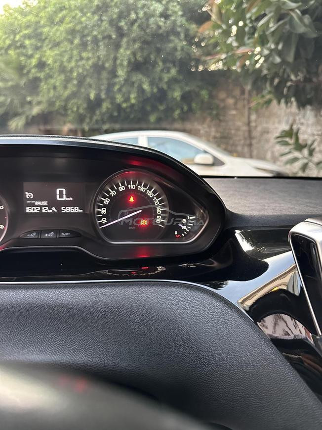 Peugeot 208 blue white 